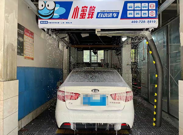 武漢東風(fēng)汽車(chē)一廠(chǎng)、二廠(chǎng)洗車(chē)機(jī)